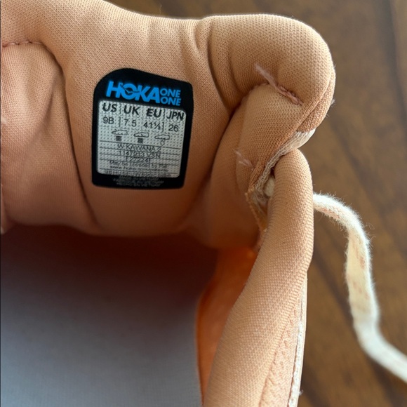 New HOKA Kawana Cream and Pink Running Shoes - Picture 3 of 7